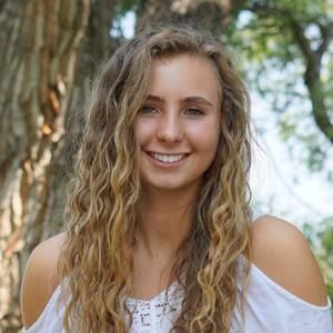 Meet your Posher, Olivia